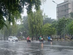 Hujan Diprediksi Guyur Jakarta Seharian