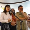 Wakil Menteri Pendidikan Tinggi, Sains, dan Teknologi (Wamendiktisaintek) Stella Christie (kiri) dan Gubernur DKI Jakarta Pramono Anung (kanan) menghadiri Jakarta Urban Knowledge Hub (JUKH) di Jakarta, Senin (8/6/2026). ANTARA/HO-Kemdiktisaintek.