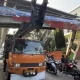 Truk Angkut Alat Berat Tabrak JPO Tendean (Ady Anugrahadi/Liputan6.com)
