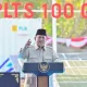 Peluncuran program PLTS 100 GWp. Presiden Prabowo Subianto menyampaikan sambutan saat peluncuran dan groundbreaking program Pembangkit Listrik Tenaga Surya (PLTS) 100 GWp di kawasan Gilimanuk, Jembrana, Bali, Selasa (25/8/2026). Pembangunan PLTS 100 Gigawatt peak (GWp) yang ditargetkan selesai dalam tiga tahun tersebut merupakan bagian dari Program Kerja Prioritas Nasional Klaster Kemandirian Energi dan Air, yang diarahkan untuk memperkuat kemandirian dan ketahanan energi nasional serta mengurangi ketergantungan terhadap energi fosil. ANTARA FOTO/Fikri Yusuf/YUANTARA FOTO/FIKRI YUSUF (ANTARA FOTO/FIKRI YUSUF)