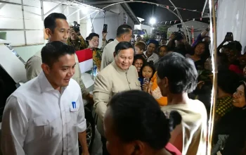 Momen Hangat Prabowo Bersama Warga Relokasi Senen. Foto: BPMI Setpres/Muchlis Jr