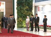 Presiden RI Prabowo Subianto tiba di Kompleks Parlemen, Jakarta, jelang pidato kenegaraan dalam agenda sidang tahunan MPR, Jumat (14/8). (TV Parlemen)