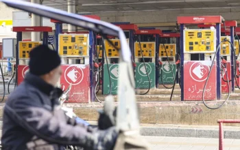 Iran Naikkan Harga Bensin, Ekonomi Tertekan