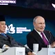 Presiden Prabowo Subianto (kiri), Presiden Rusia Vladimir Putin (kanan), berbicara dalam penyelenggaraan Eastern Economic Forum (EEF) ke-11 di Vladivostok, Rusia, Kamis (3/9/2026). ANTARA/HO-BPMI Sekretariat Presiden/Muchlis Jr/aa.